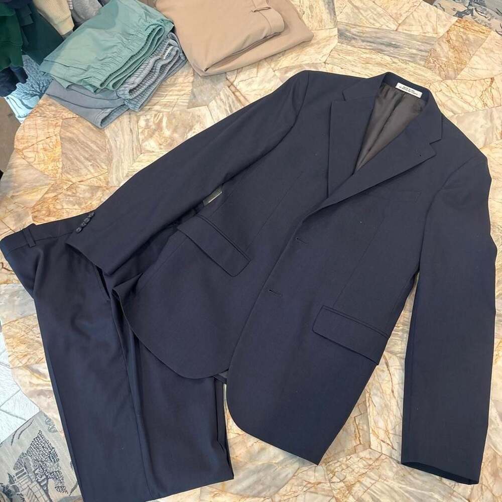 Joseph Abboud Marzotto Fabric Navy Suit 40L